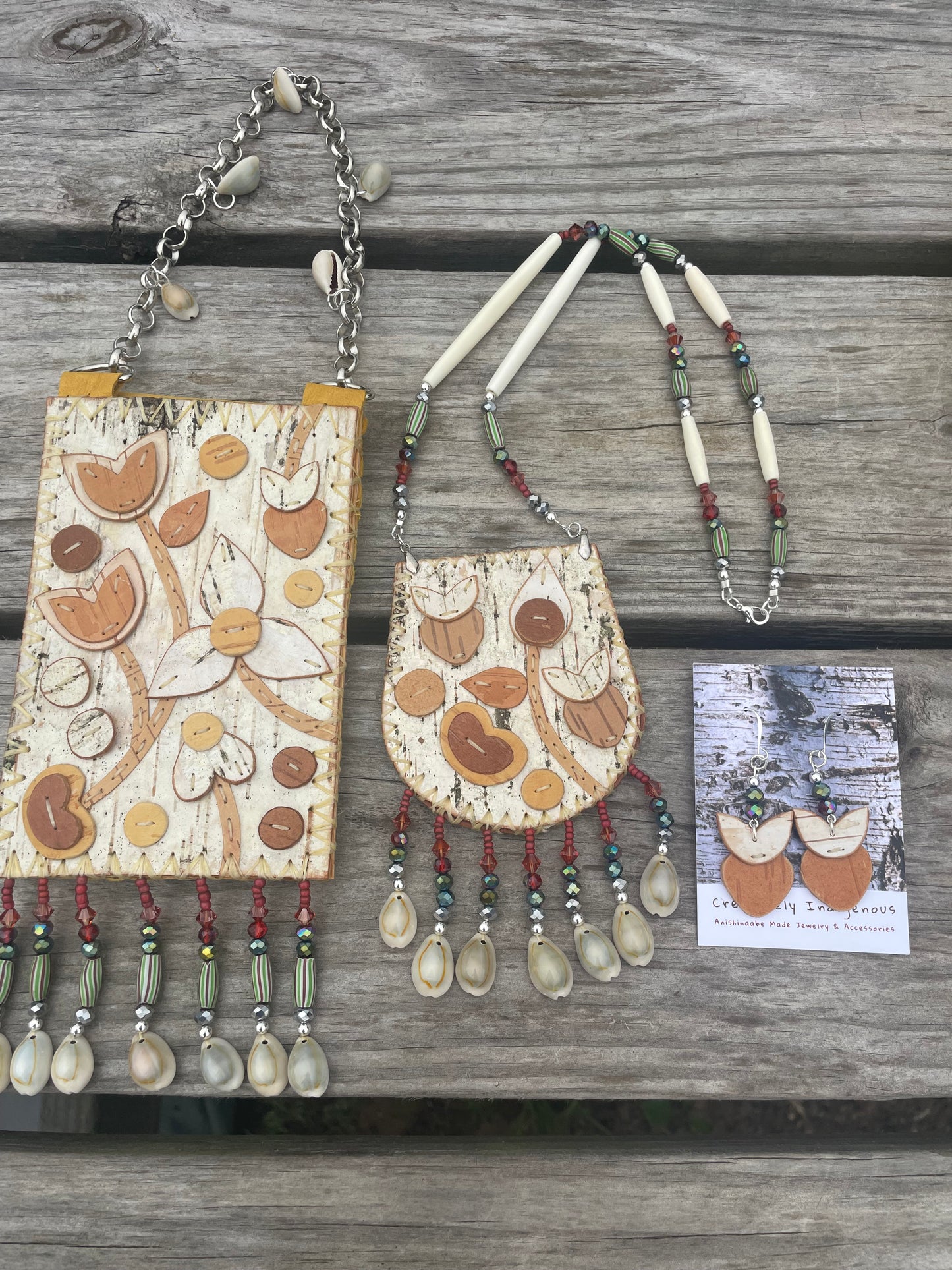 Birchbarkberry and Floral Blooms Set