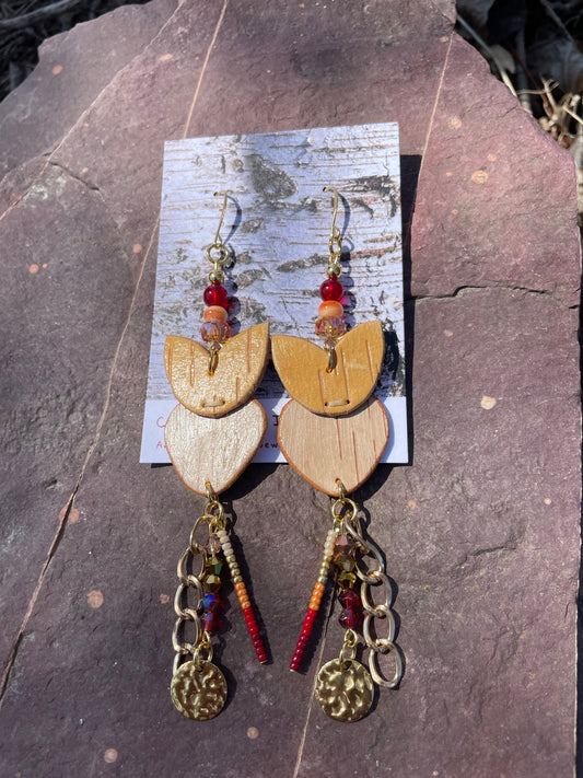 Birchbarkberry Earrings with Lions Paw Shell